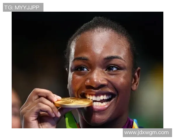 美国足球明星阿里：从绿茵场到商业巨头的传奇人生与成就