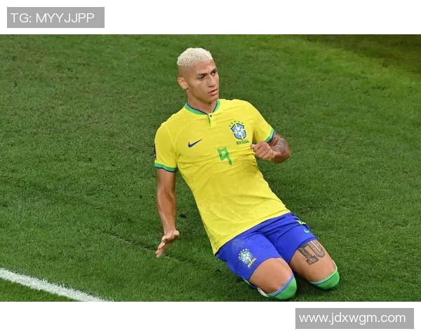 珍藏足球明星球衣的魅力与价值探索之旅 珍藏足球明星球衣的魅力与价值探索之旅