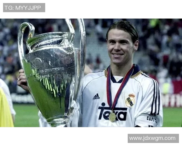 百年荣耀与激情100号球衣足球明星的传奇故事与辉煌时刻 百年荣耀与激情100号球衣足球明星的传奇故事与辉煌时刻