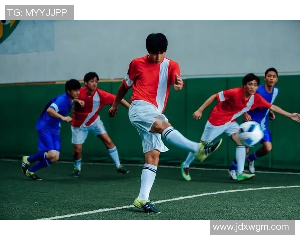 足球明星挑战系列图片展现运动激情与竞技魅力的精彩瞬间