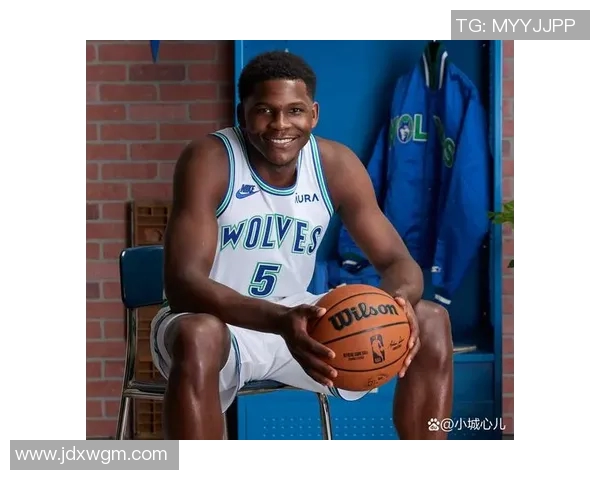 全球篮球之巅的传奇人物揭秘他如何成为世界最强第一篮球明星